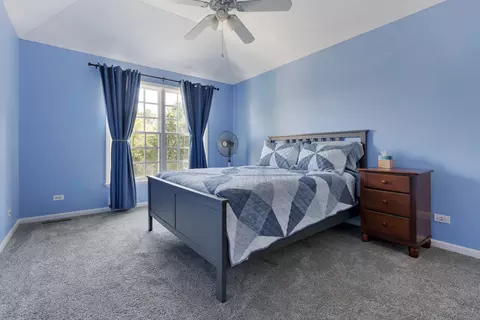 Bedroom - 262 Hawk Hollow Dr, Bartlett, IL 60103 photo 4 of 4
