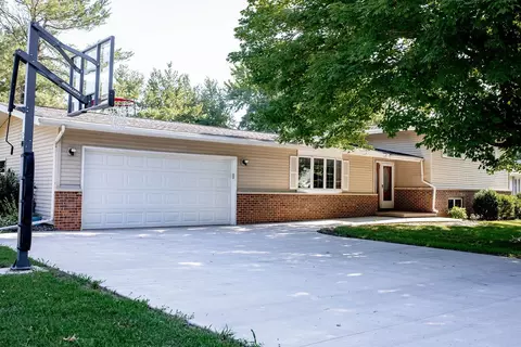 202 E 8th St, Gridley, IL 61744 photo 3