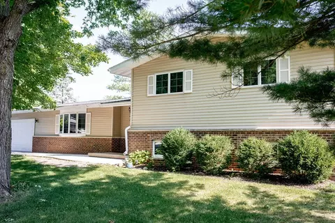 202 E 8th St, Gridley, IL 61744 photo 4