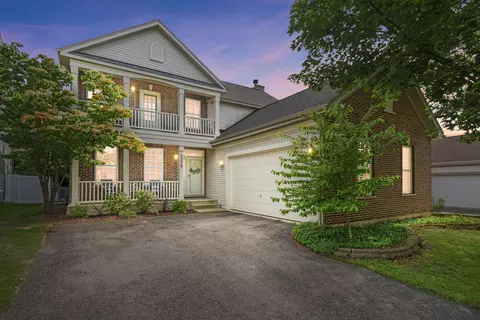 3270 Larrabee Dr, Geneva, IL 60134