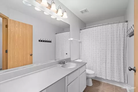 Bath - 307 Gregory Ln, Plano, IL 60545 photo 3 of 3