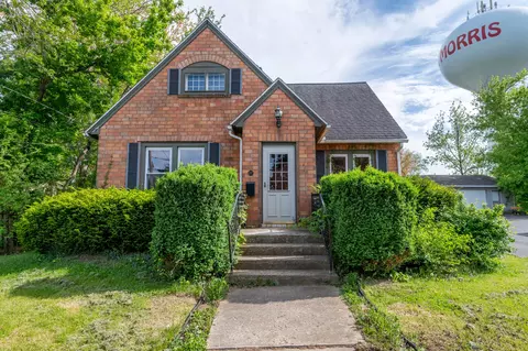 107 E Front St, Mount Morris, IL 61054