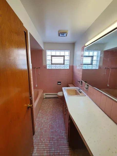 Undisclosed, Chicago, IL 60652 photo 6