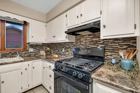 Kitchen - Undisclosed, Morris, IL 60450 photo 4 of 5