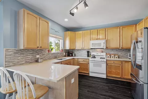 6205 Clifton Ct, Plainfield, IL 60586 photo 2