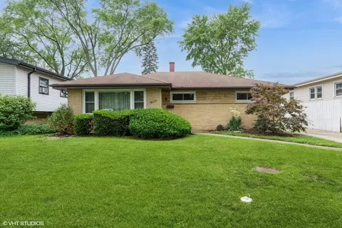 1036 Perda Ln, Des Plaines, IL 60016