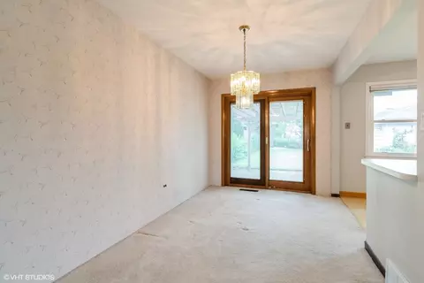 Dining - 1036 Perda Ln, Des Plaines, IL 60016 photo 1 of 1