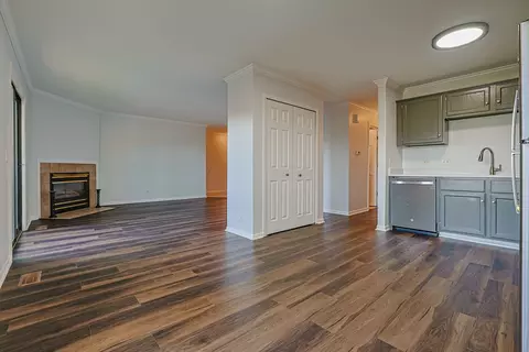 2354 South St #E, Elgin, IL 60123 photo 7