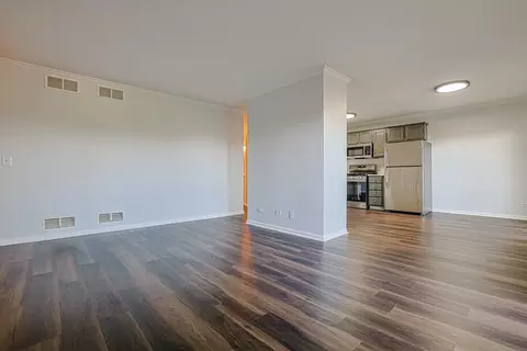 2354 South St #E, Elgin, IL 60123 photo 4