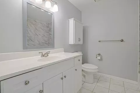 2354 South St #E, Elgin, IL 60123 photo 9