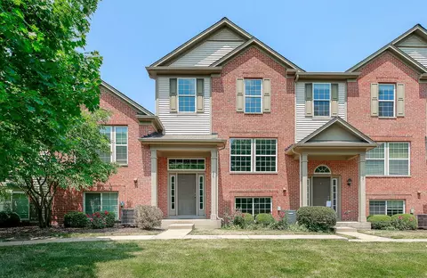 635 Conservatory Ln #635, Aurora, IL 60502