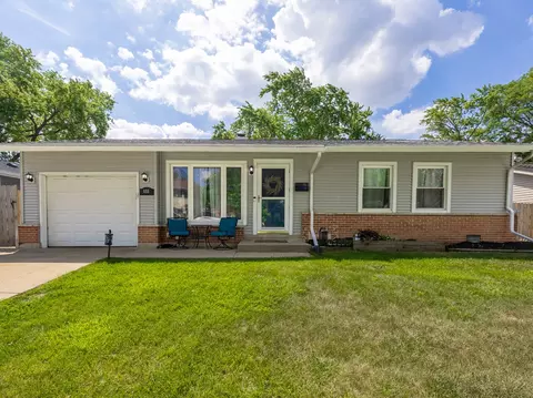 655 Charing Cross Rd, Elk Grove Village, IL 60007