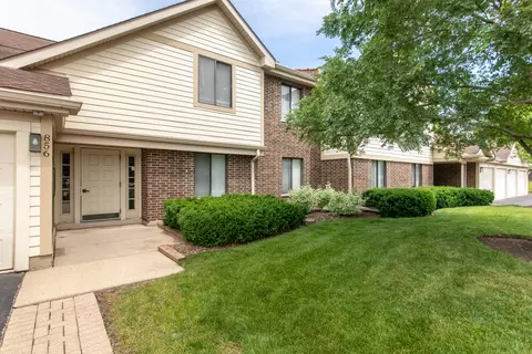 856 E Coach Rd #1, Palatine, IL 60074