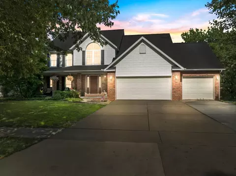 Exterior - 2903 Keystone Rd, Bloomington, IL 61704 photo 2 of 5