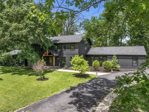 692 S Waukegan Rd, Lake Forest, IL 60045