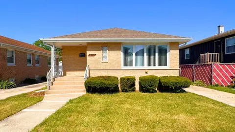 376 Luella Ave, Calumet City, IL 60409