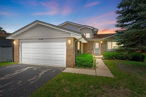 2180 Newport Cir, Hanover Park, IL 60133