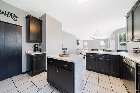 Kitchen - 1801 Great Ridge Dr, Plainfield, IL 60586 photo 4 of 4