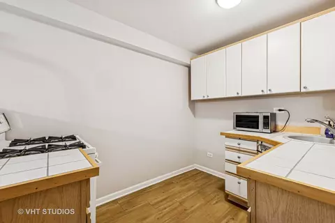 Kitchen - 1980 Peach Tree Ln, Algonquin, IL 60102 photo 2 of 2