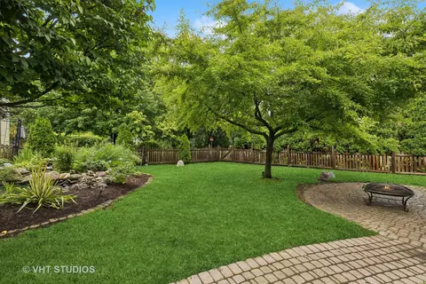 Exterior - 1980 Peach Tree Ln, Algonquin, IL 60102 photo 5 of 7