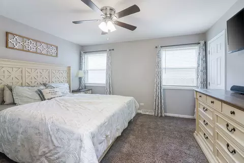 Bedroom - 609 N Lyle Ave, Elgin, IL 60123 photo 1 of 3
