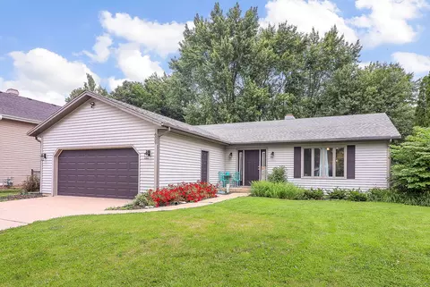 609 N Lyle Ave, Elgin, IL 60123