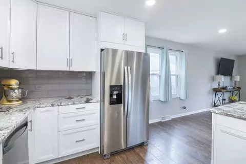 Kitchen - 609 N Lyle Ave, Elgin, IL 60123 photo 3 of 3