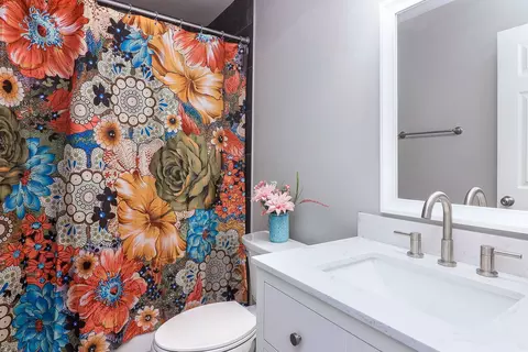 Bath - 609 N Lyle Ave, Elgin, IL 60123 photo 2 of 2