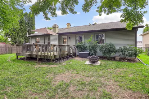 Exterior - 609 N Lyle Ave, Elgin, IL 60123 photo 3 of 3