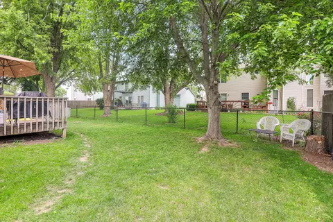 Exterior - 609 N Lyle Ave, Elgin, IL 60123 photo 2 of 3