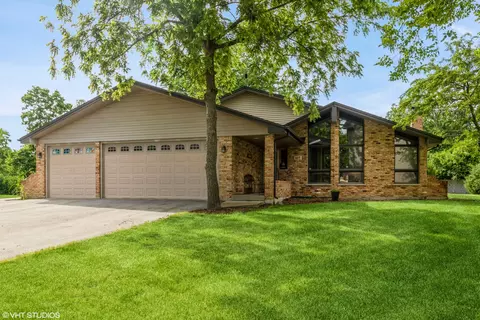 3617 Wimborne Ave, New Lenox, IL 60451