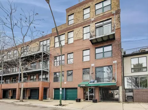 1740 N Marshfield Ave #30, Chicago, IL 60622