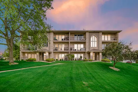 17824 Bernard Dr #3D, Orland Park, IL 60467