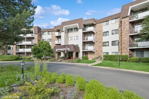 3300 N Carriageway Dr #209, Arlington Heights, IL 60004