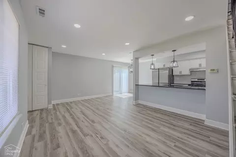 Living - 1594 Cornell Cir, Hoffman Estates, IL 60169 photo 2 of 2