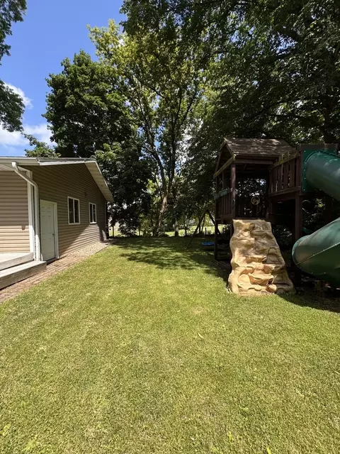 518 E 2nd St, Dixon, IL 61021 photo 36
