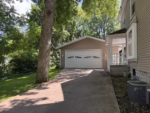 518 E 2nd St, Dixon, IL 61021 photo 30