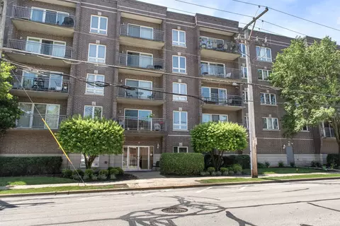1477 E Thacker St #202, Des Plaines, IL 60016