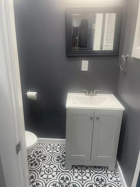 Bath - 48 E 154th St, Harvey, IL 60426 photo 1 of 2