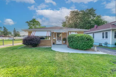 1617 Oakland Ave, Crest Hill, IL 60403