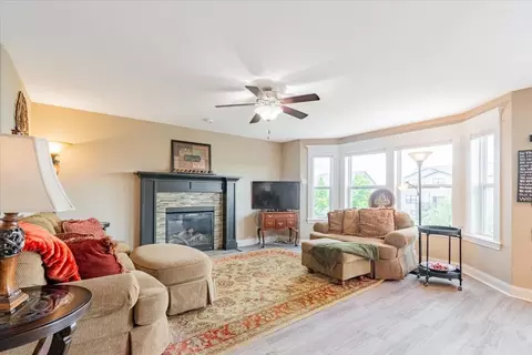 5108 Longfield Rd, Bloomington, IL 61705 photo 5