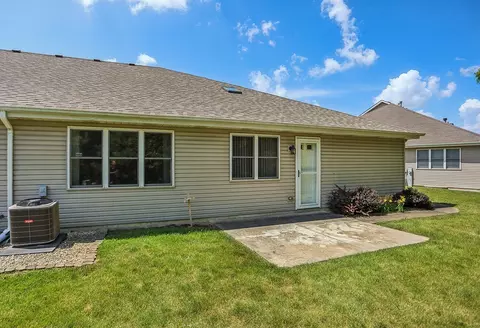 Exterior - 217 Hillcrest Ln, Steger, IL 60475 photo 3 of 3
