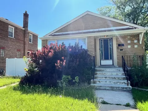 9244 S Sacramento Ave, Evergreen Park, IL 60805