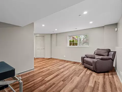 6079 Delaney Dr, Hoffman Estates, IL 60192 photo 22