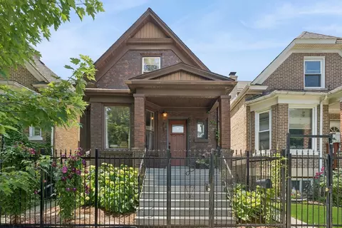 2462 N Linden Pl, Chicago, IL 60647