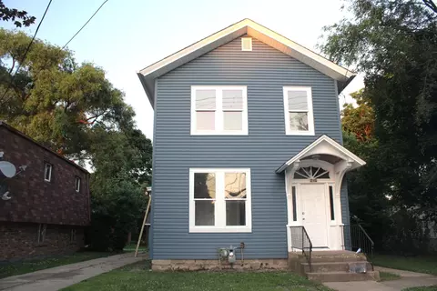 216 Fifth St, Aurora, IL 60505