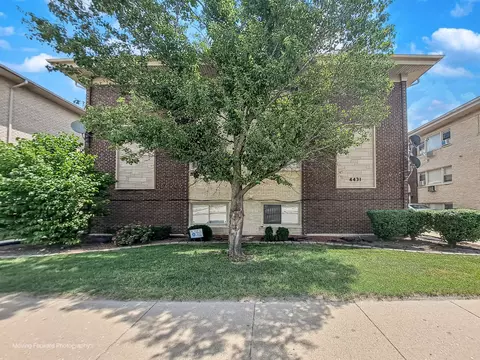 4431 Prescott Ave #2B, Lyons, IL 60534