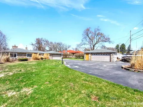 Exterior - 1425 N River Rd, Mchenry, IL 60051 photo 13 of 14