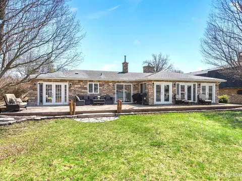 Exterior - 1425 N River Rd, Mchenry, IL 60051 photo 4 of 14