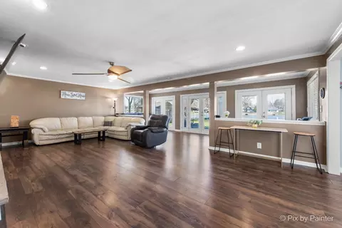Living - 1425 N River Rd, Mchenry, IL 60051 photo 1 of 2